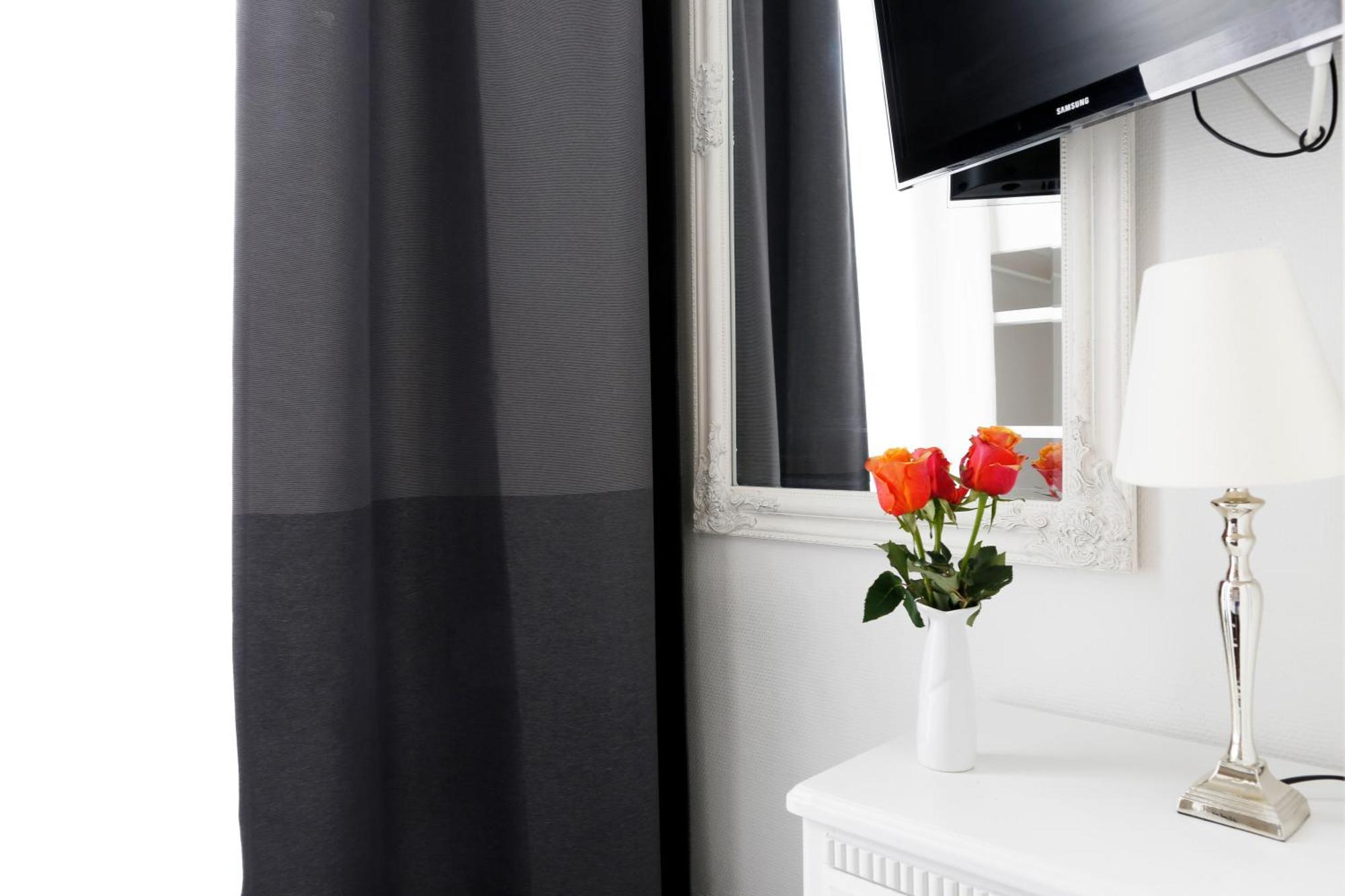 Nieb By Rockchair Apartments L Superhost Status L 3 Bedrooms Boxspringbeds 3 Bathrooms In Center "Kurfuerstendamm" - Cozy Family & Business Flair Welcomes You! 柏林 外观 照片